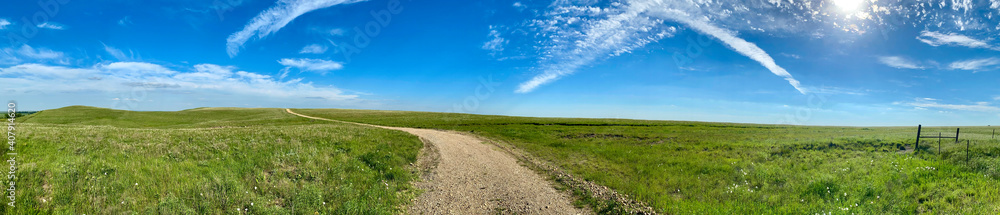 panorama panoramic of green pasture countryside with blue sky and white clouds  - obrazy, fototapety, plakaty 