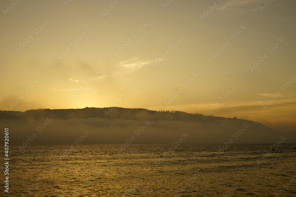 Fototapeta premium Sonnenuntergang am Bodensee in Sipplingen