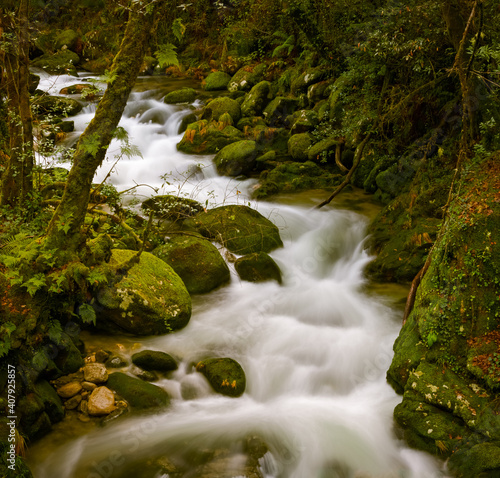 Río de España con aguas sedosas
