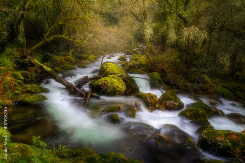 Río de España con aguas sedosas