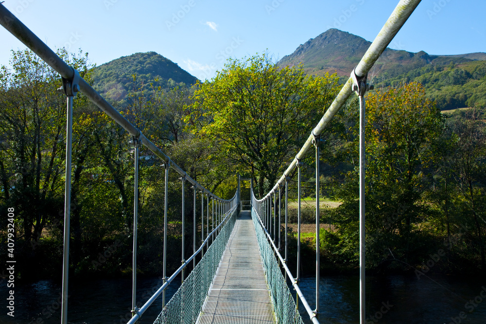 Obraz premium Río Narcea,,tramo medio alrededor de Oviñana, Asturias