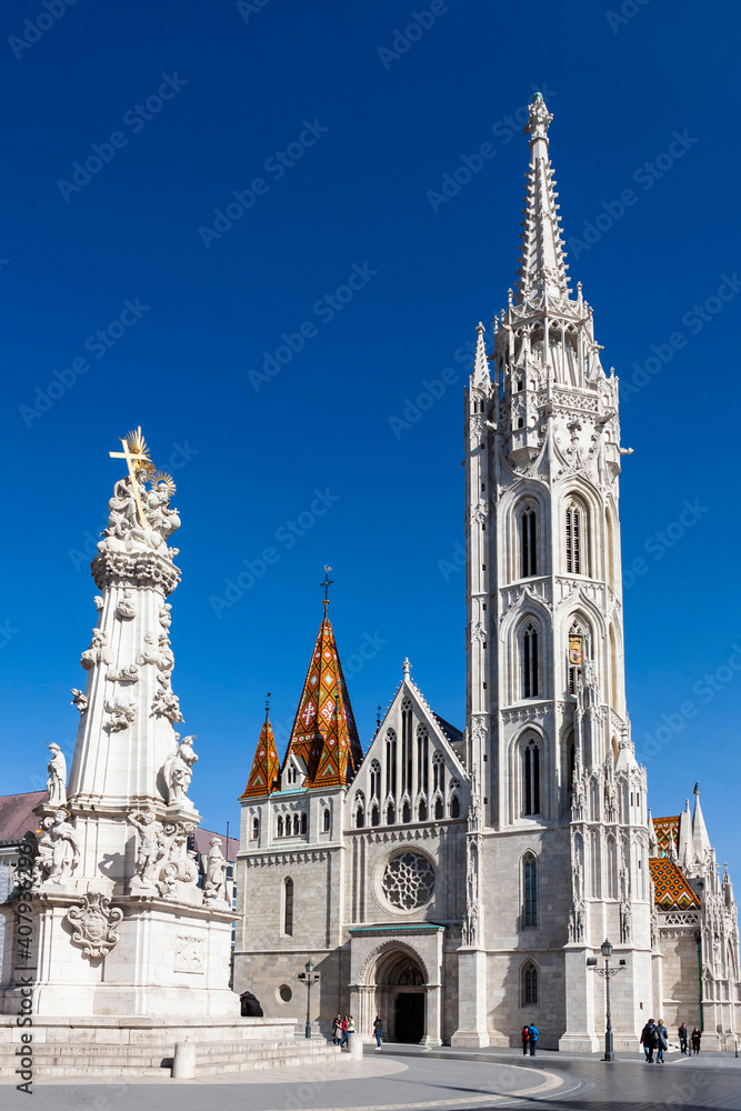 Holy Trinity Column, celebrating the end of the 18th century plague, and Matyas Church, on Szentháromság tér (Holy Trinity Square), Castle Hill, Budapest, Hungary