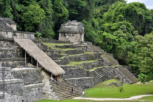 Paisajes y localizaciones de las ruinas mayas de Palenque, en el estado de Chiapas, en el sureste de Mejico photo