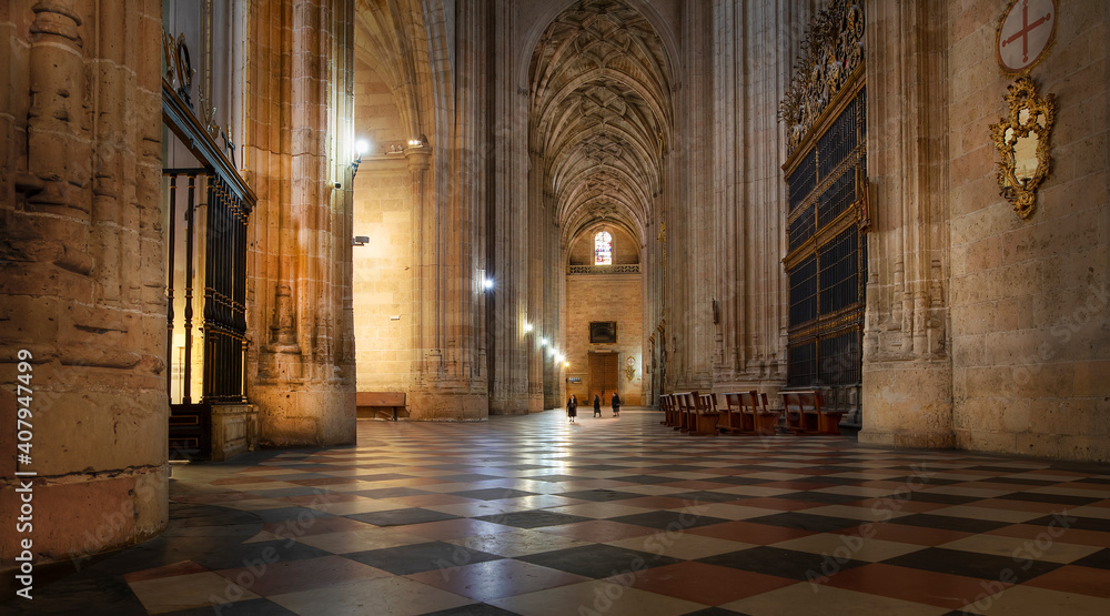 Interior de la Catedral de Segovia , España.