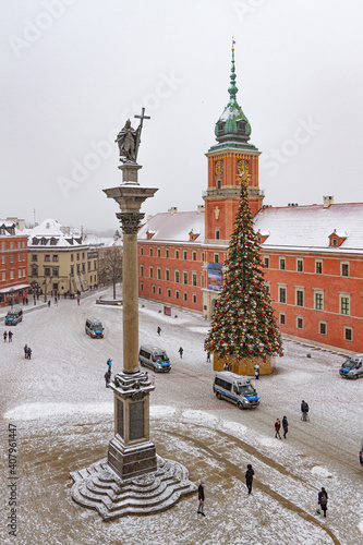 Zimowy plac Zamkowy, Warszawa #407961447