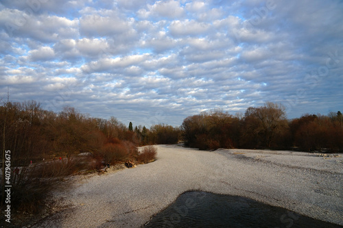 Isar Isarauen in München bei Sonnenuntergang