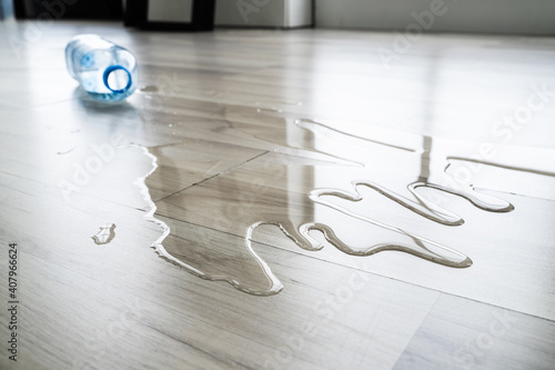 Foto Water On House Floor Surface