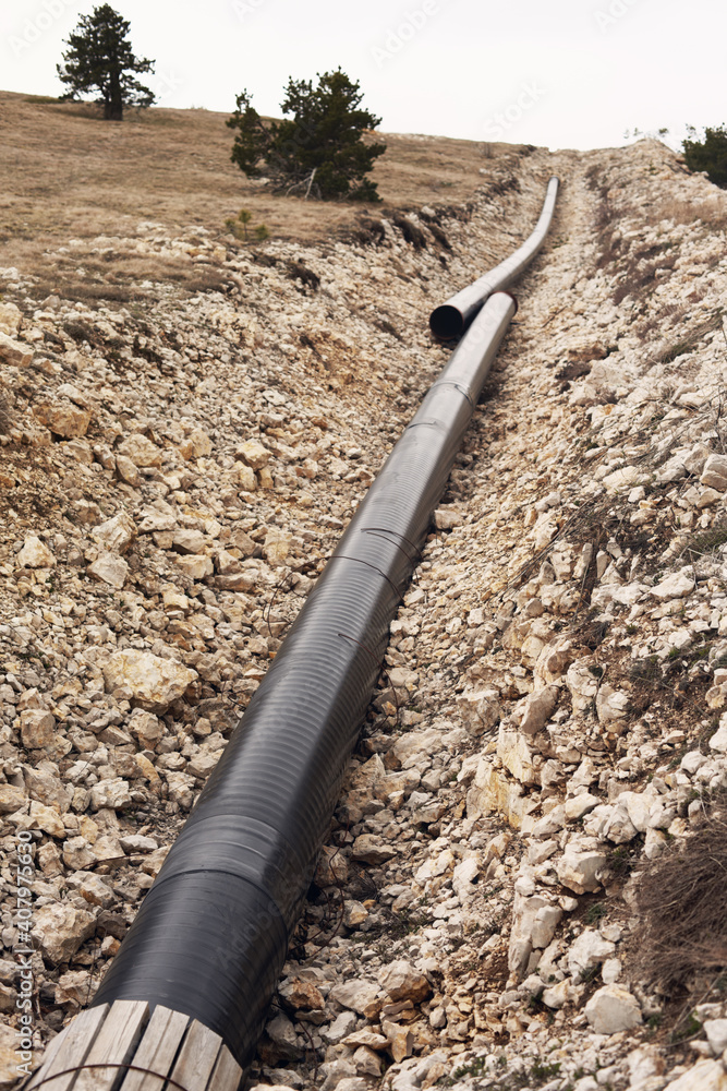 View of the construction of the pipeline. View of the construction of the pipeline.