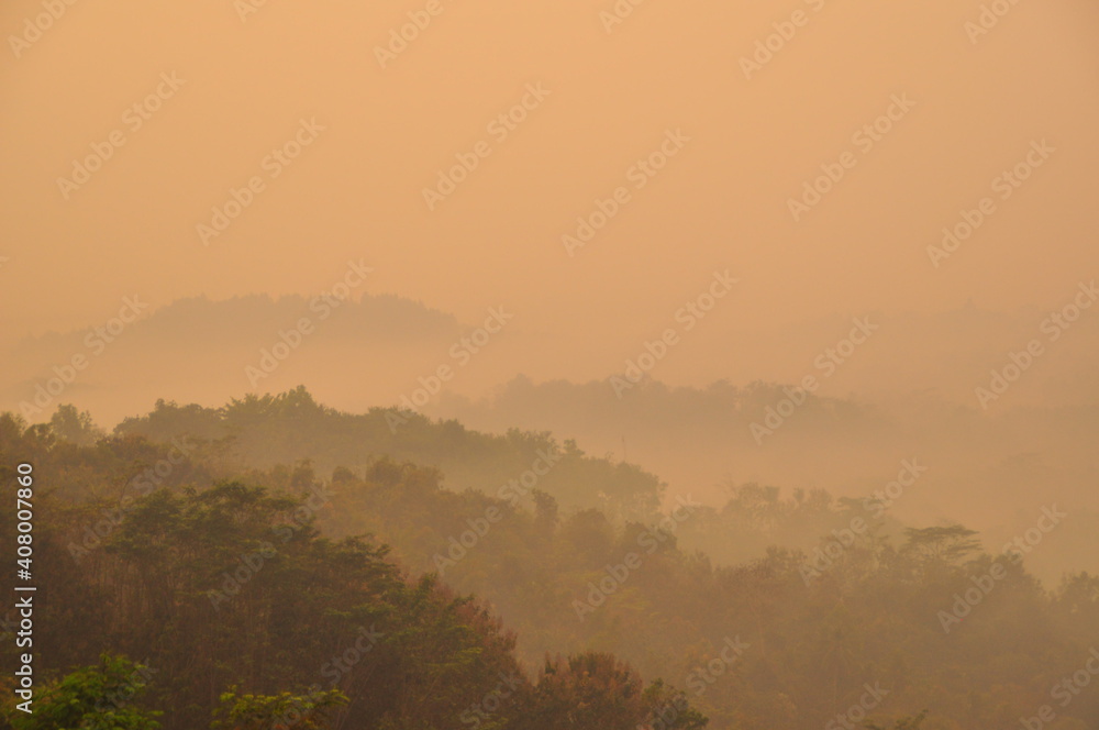 Fototapeta premium misty morning in the mountains