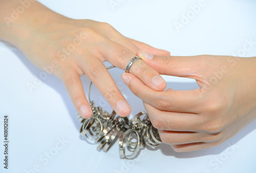 Women are choosing to wear a metal ring  ring size  what ring size fingers are.