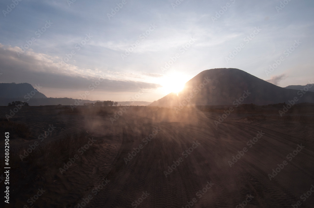 Fototapeta premium sunrise in the mountains
