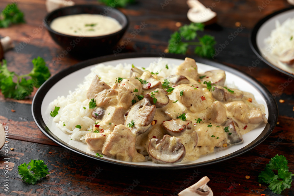 Creamy Chicken and mushroom with white rice Creamy Chicken and mushroom with white rice