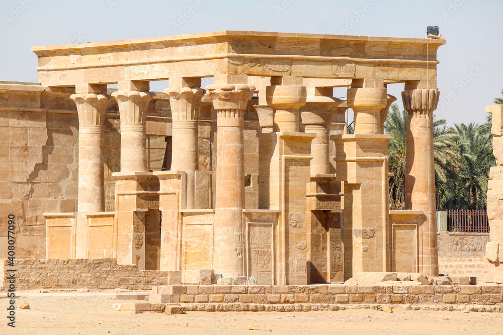 Obraz premium The Hibis temple in Kharga, Egypt, recently renovated