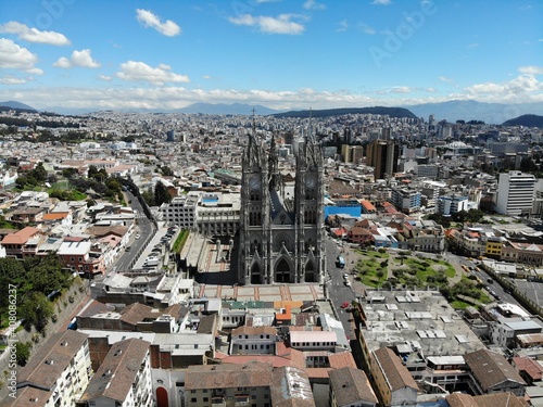 Fototapeta Naklejka Na Ścianę i Meble -  Basílica voto Nacional Quito Ecuador