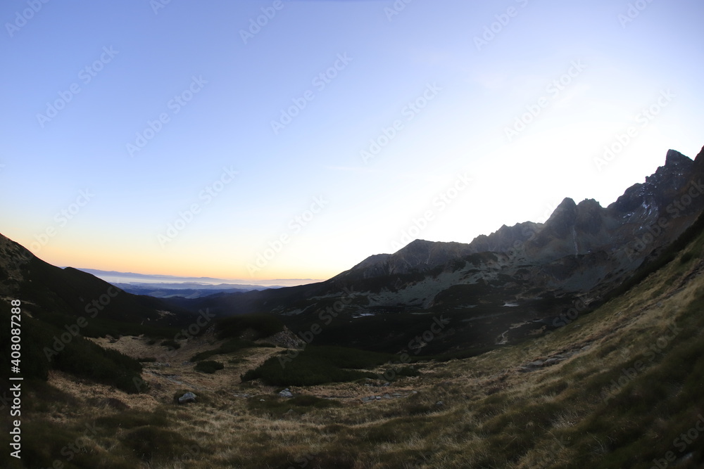 Sunrisre in Dolina Gąsiennicowa, Tatry Wysokie Sunrisre in Dolina Gąsiennicowa, Tatry Wysokie