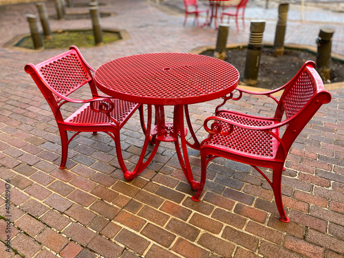 Empty duo park chair pink
