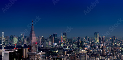 夜の東京 ビル群 都市景観