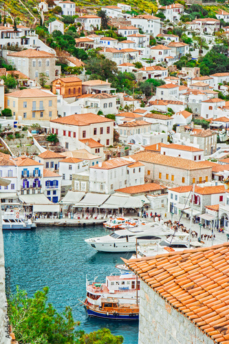 Fototapeta Naklejka Na Ścianę i Meble -  Panorama of the Hydra island, Greece. Traditional greek houses and quay. 
