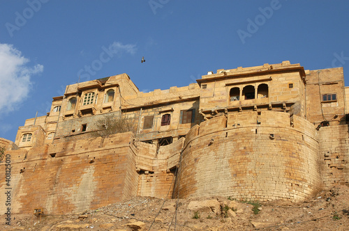 Vista de la ciudad amurallada de Jaisalmer en Rajast  n  India
