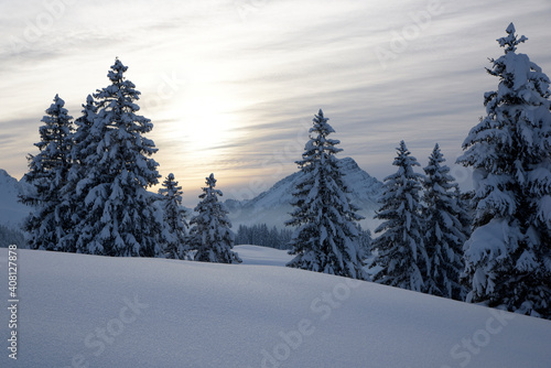Coucher de soleil alpin - Suisse en hiver 