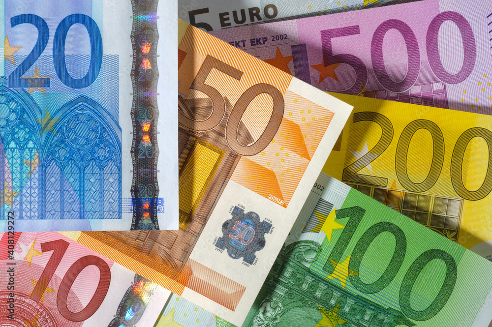 Geldbündel mit Euro Banknoten