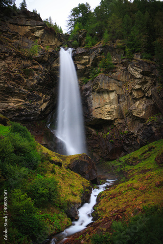 Fellbachfall long exposure waterfall shot in the swiss alps switzerland high fall