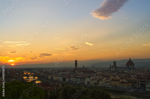Panorama von Florenz mit Sonnenuntergang vom Piazzale Michelangelo © angle23.44