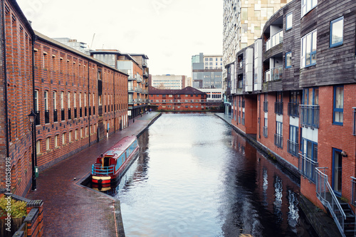 When traveling down Birmingham waterway canals you will often encounter portions that are slightly narrowed. As a consequence of small passing space, only one boat can pass at a time.