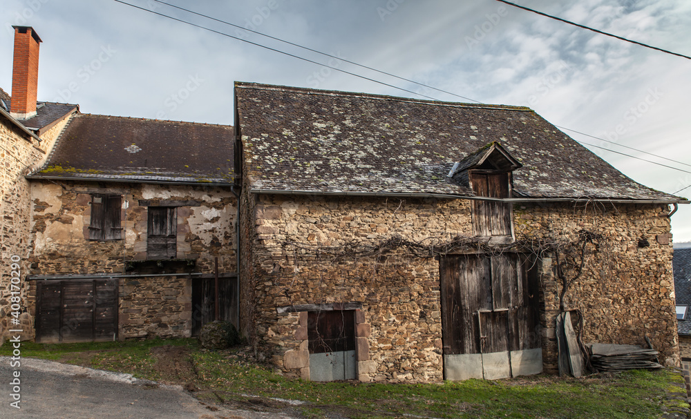 Vertougit (Corrèze, France) - Grange pittoresque