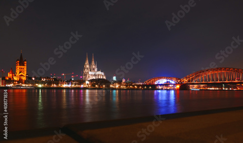 Köln Dom bei Nacht 