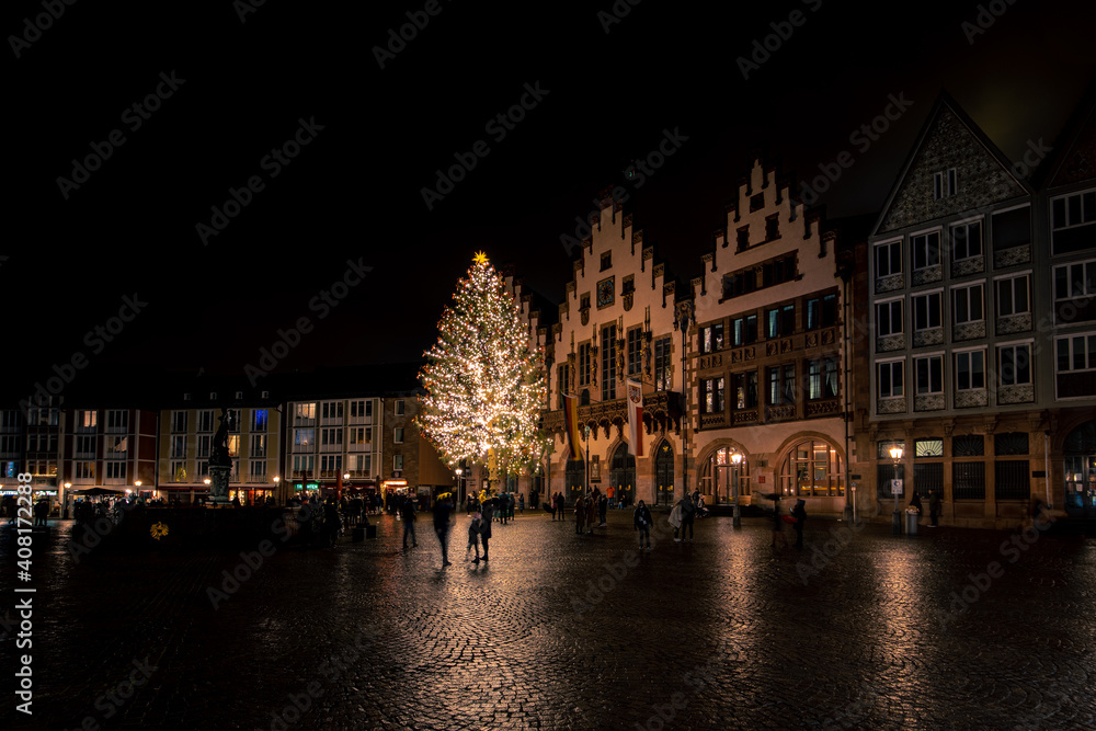 Frankfurt Römerplatz mit Weihnachtsbaum Corona 2020 Frankfurt Römerplatz mit Weihnachtsbaum Corona 2020