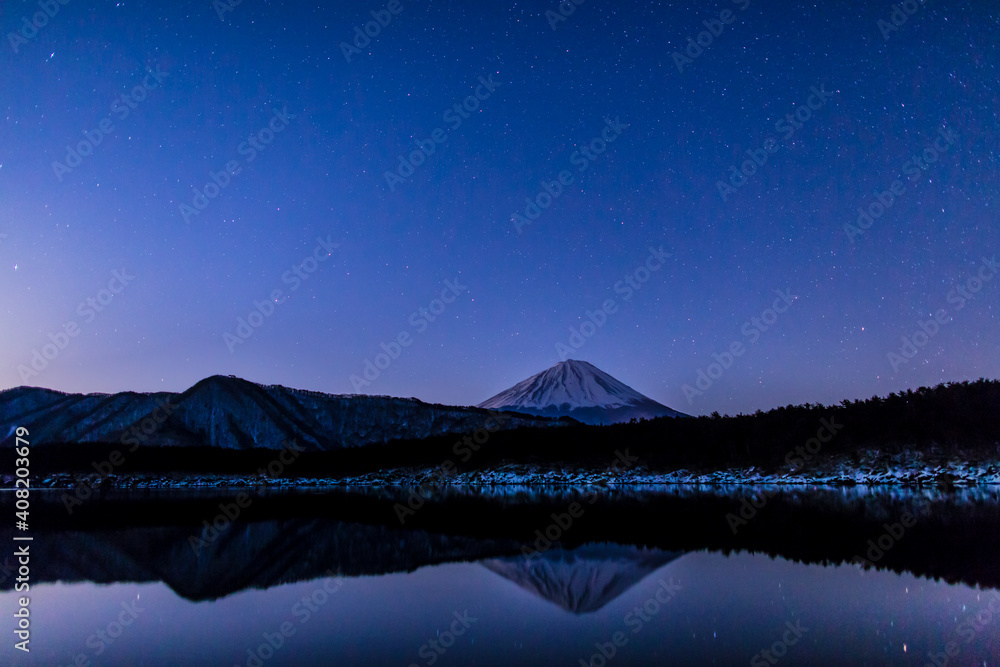 西湖より富士山と星空