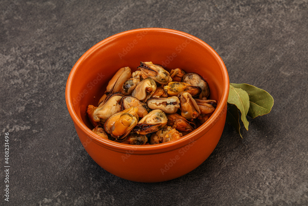 Fototapeta premium Pickled mussels in the bowl