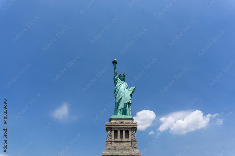 Looking at the symbol of New York, the Statue of Liberty