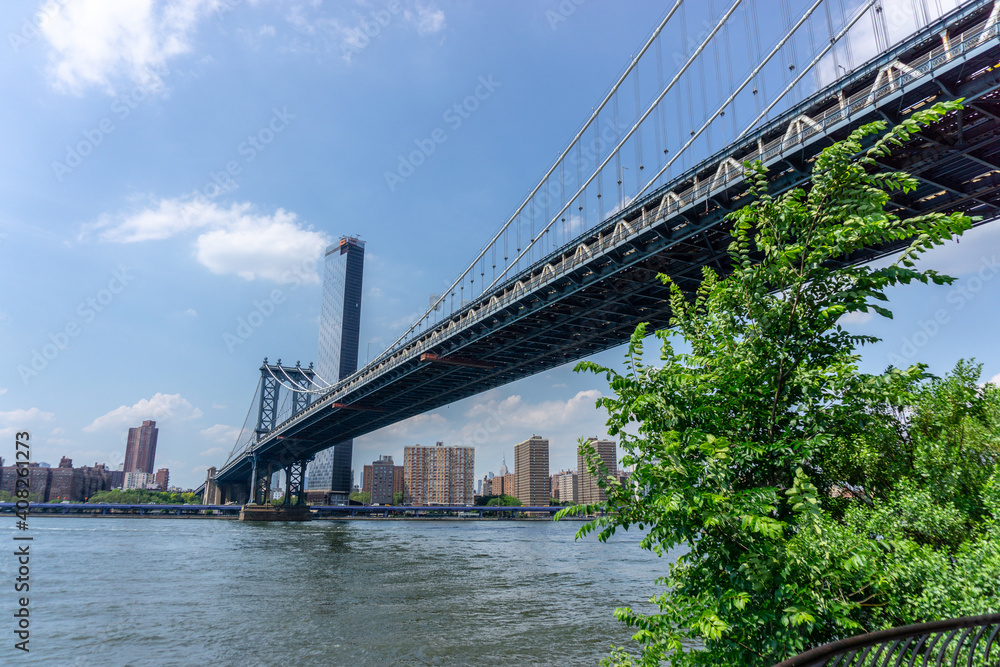 Fototapeta premium Manhattan Bridge view from DUNMBO