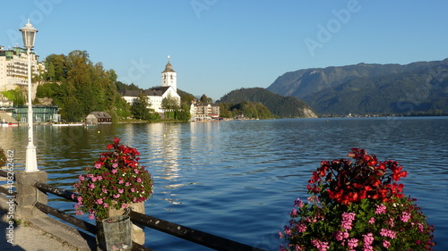 Uferpromande in St. Woflgang am Wolfgangsee, Salzkammergut, Österreich photo