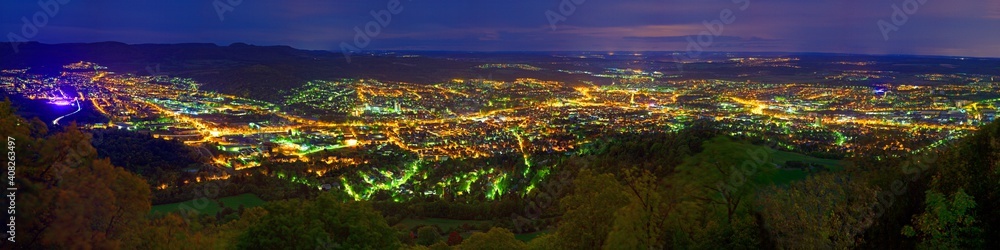 Obraz premium Reutlingen by Night from Achalm