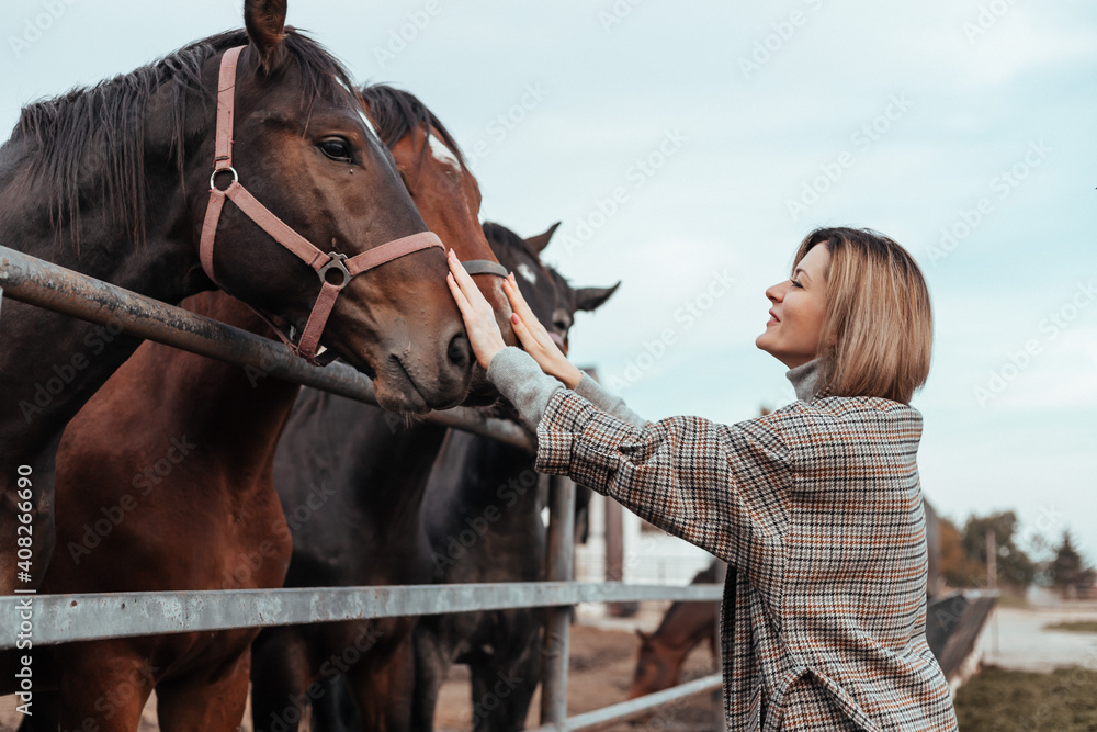 Obraz premium woman with horse