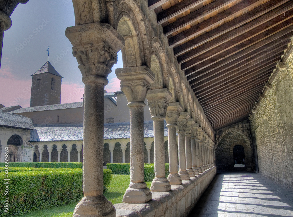 Cloître du monastère de La Seu d'Urgell, Espagne