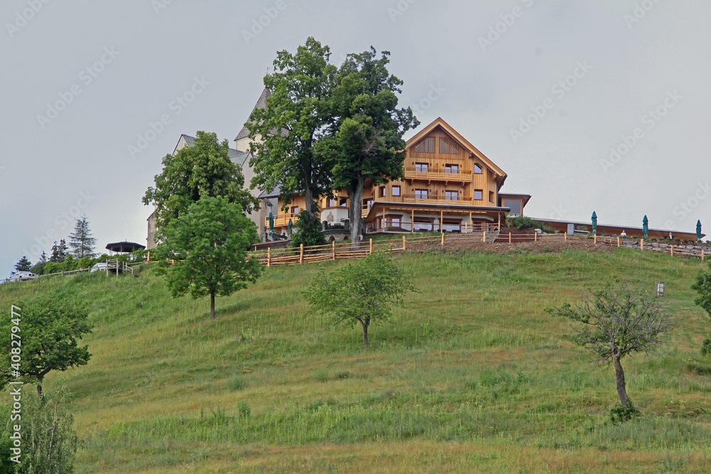 Obraz premium Gasthof Magdalensberg in Kärnten