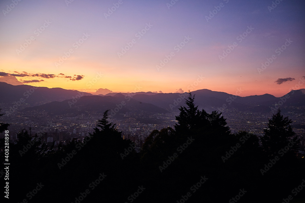 Obraz premium Sonnenuntergang in Medellin