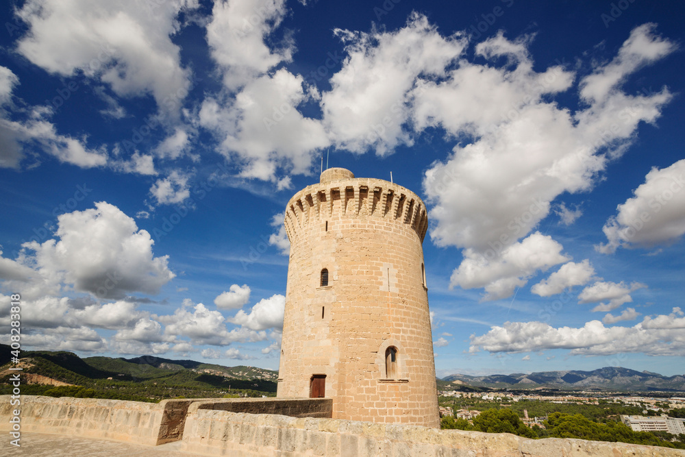torre Major - torre del homenaje -, Castillo de Bellver -siglo.XIV-, Palma de mallorca. Mallorca. Islas Baleares. España. torre Major - torre del homenaje -, Castillo de Bellver -siglo.XIV-, Palma de mallorca. Mallorca. Islas Baleares. España.