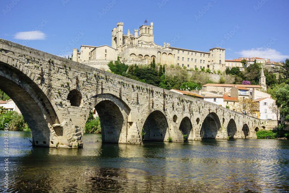 Pont Vieux y catedral de Saint-Nazaire, siglo XIII-XIV, Beziers, departamento de Hérault ,región de Languedoc-Rosellón, Francia, Europa