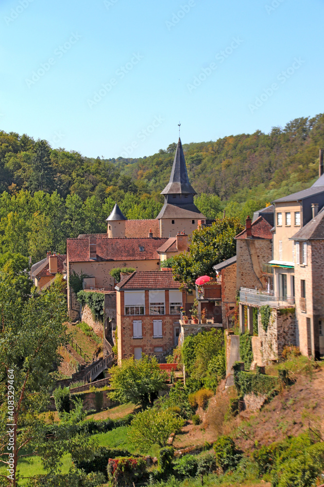 Nouvelle-Aquitaine - Limousin - Creuse - La Celle-Dunoise -  Vue sur le village et  l'église Saint-Pierre