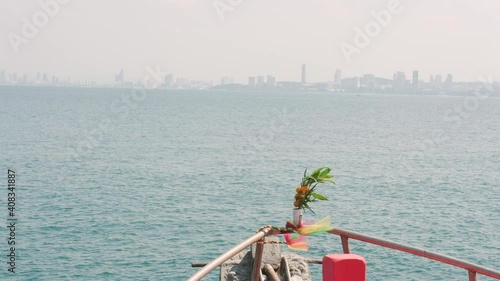 Boat arrive the city