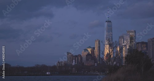 Manhattan sunset filmed from Brooklyn