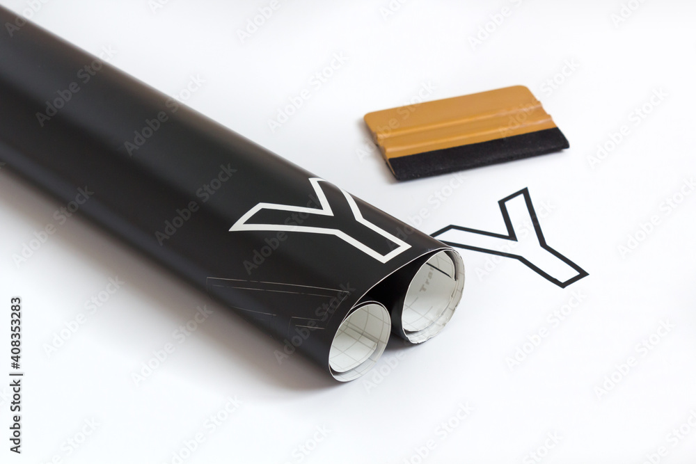 Folienbeklebung und Buchstabenplot in der Werbetechnik