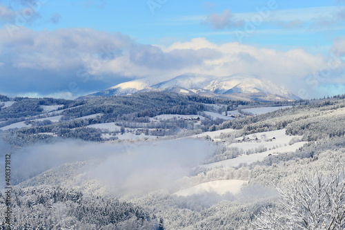 Winterwunderland mit Blick auf den Schneeberg