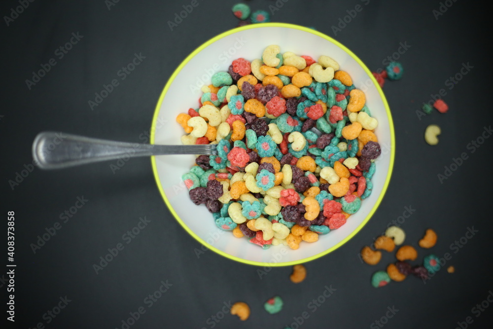 Cereal con leche para el desayuno - obrazy, fototapety, plakaty 
