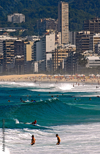 Banhistas na praia de Ipanema. Rio de Janeiro